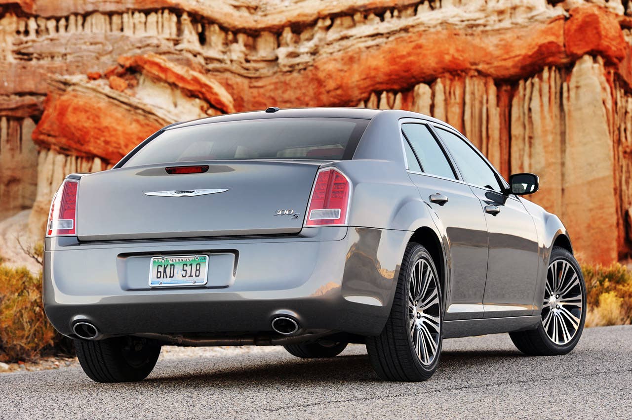 2012 Chrysler 300 S rear 3/4 view