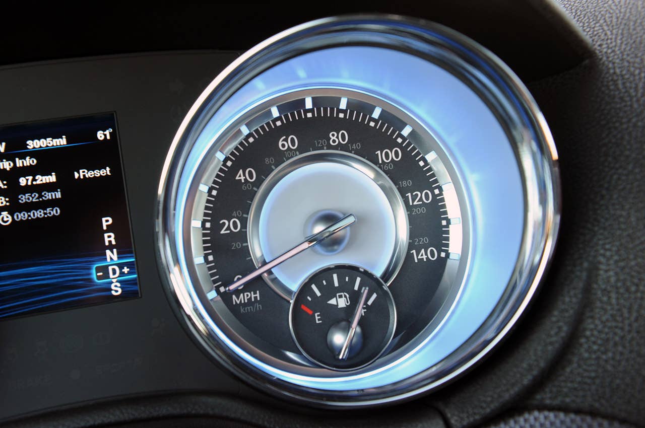 2012 Chrysler 300 S speedometer