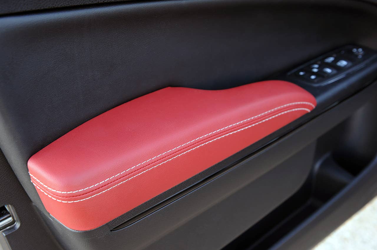 2012 Chrysler 300 S door trim