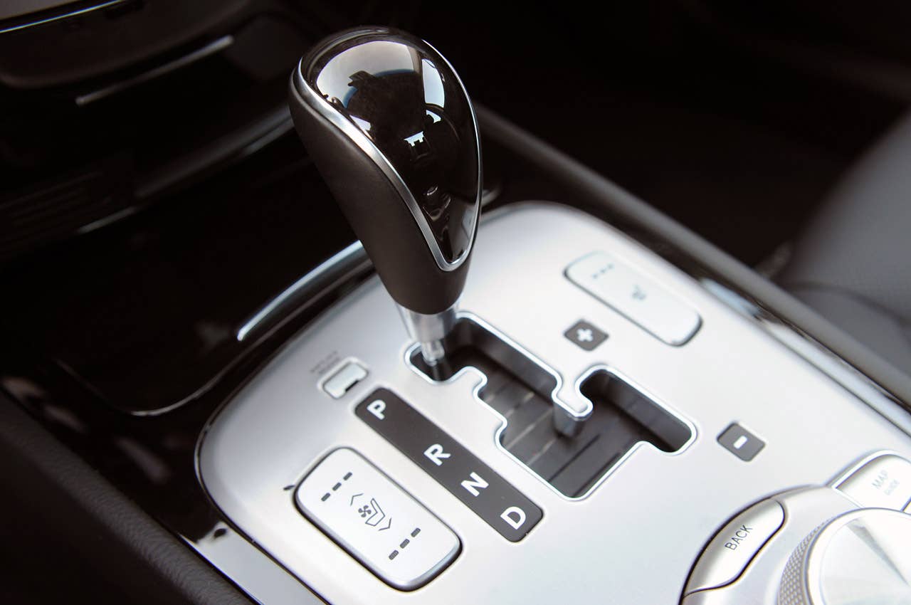 2012 Hyundai Genesis shifter