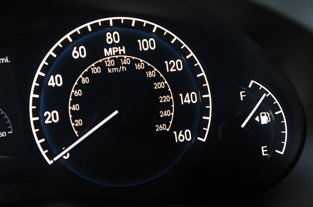 2012 Hyundai Genesis speedometer