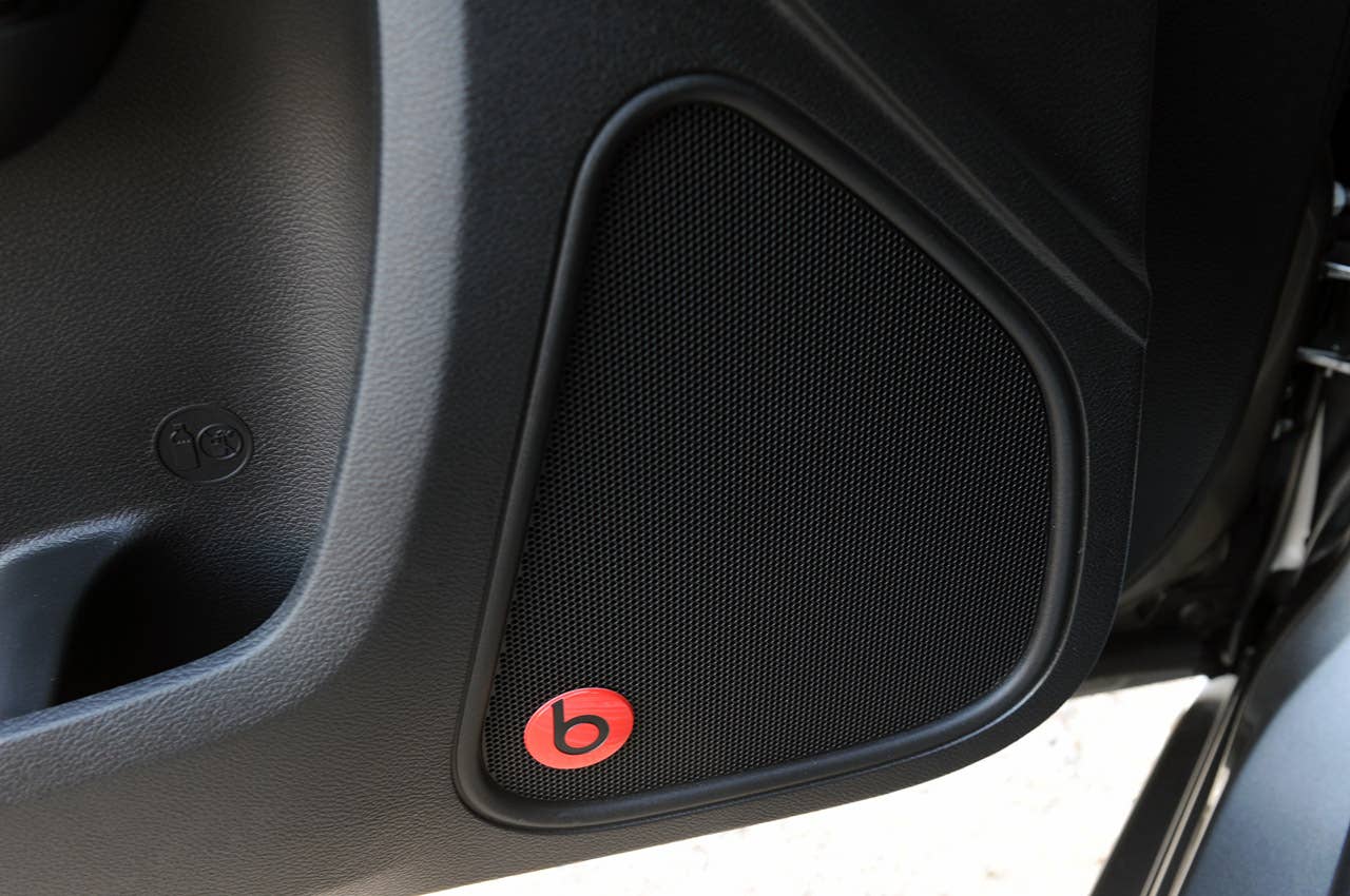 2012 Chrysler 300 S door speaker