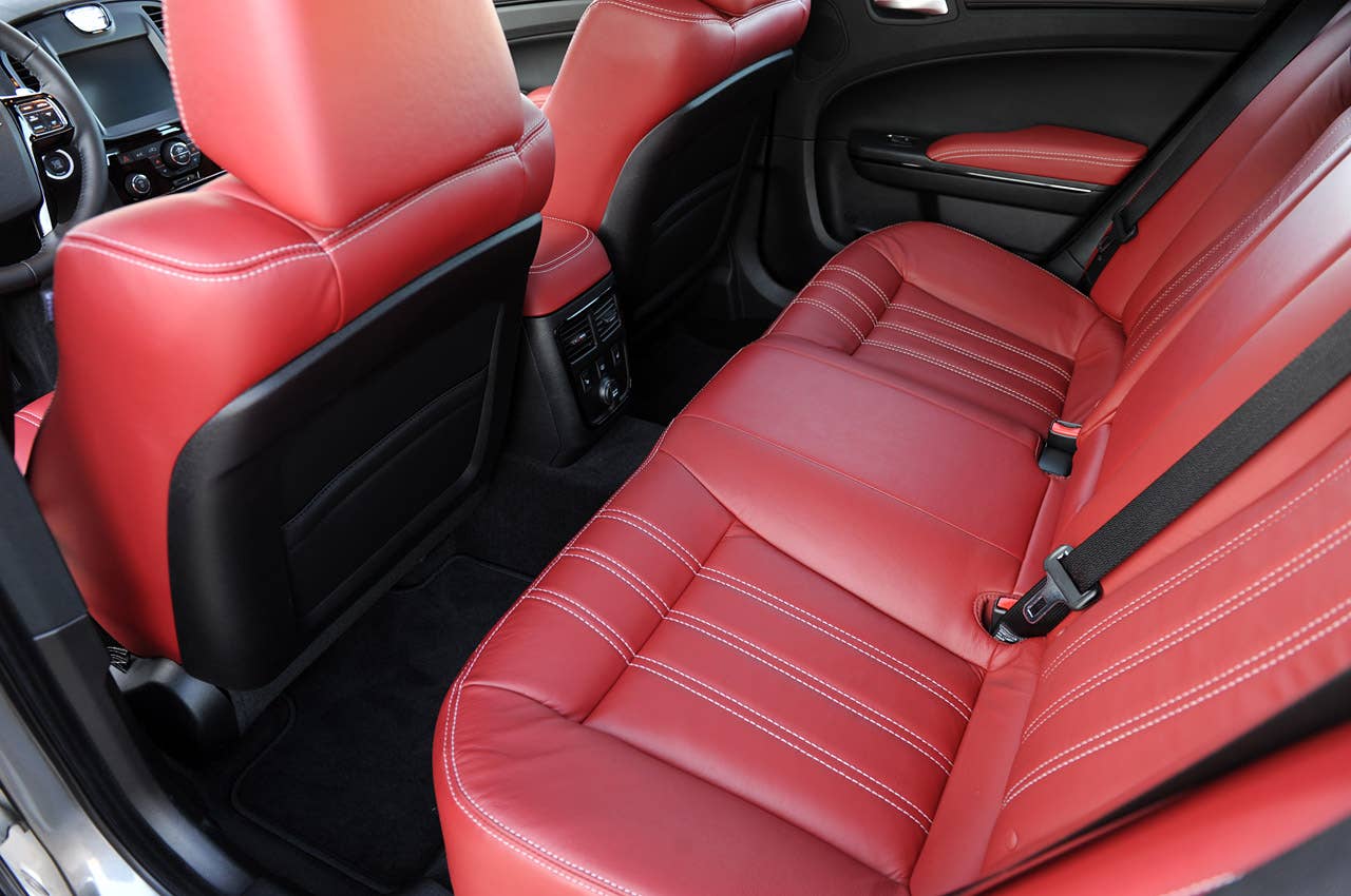 2012 Chrysler 300 S rear seats