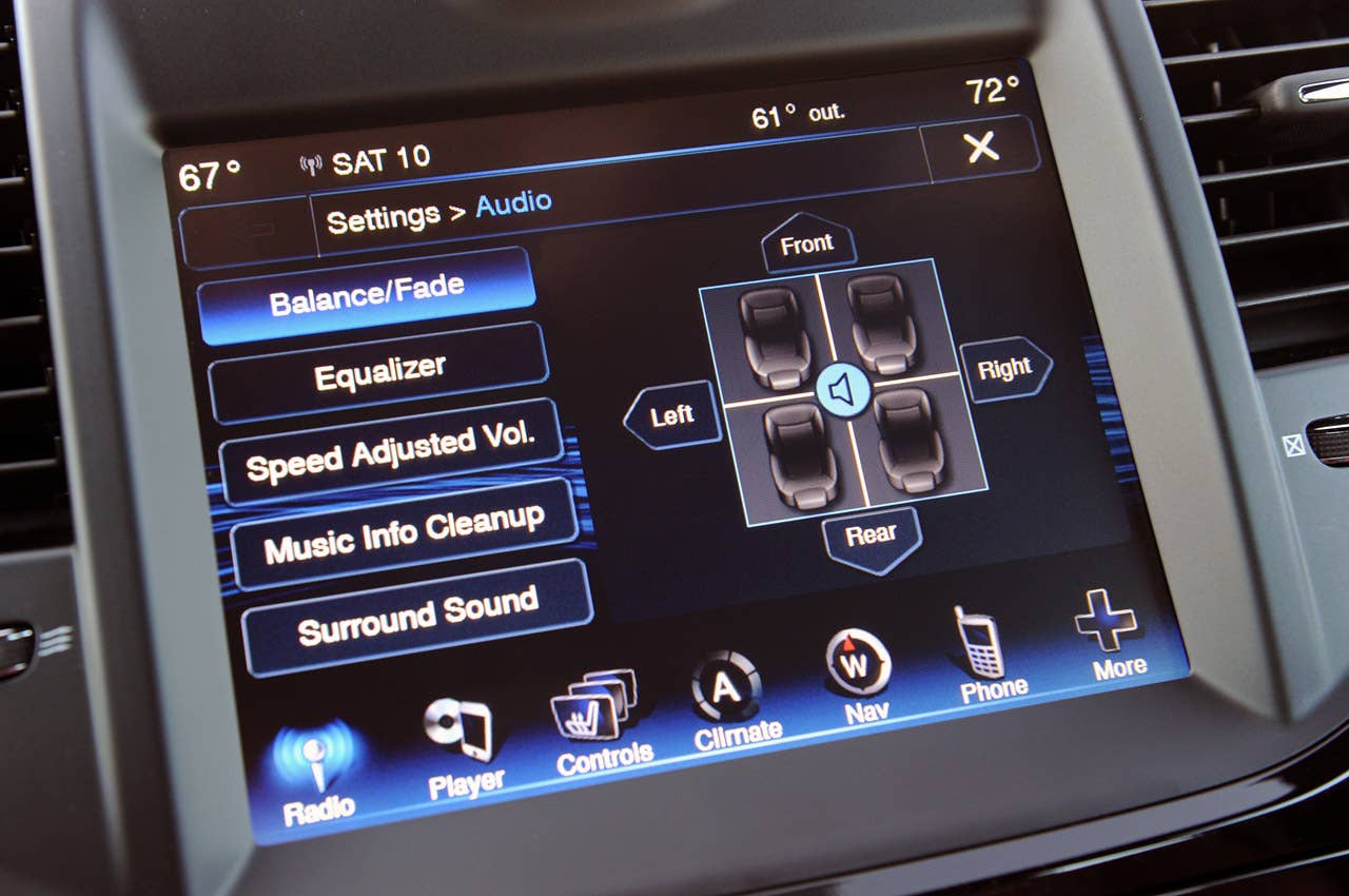 2012 Chrysler 300 S audio system settings