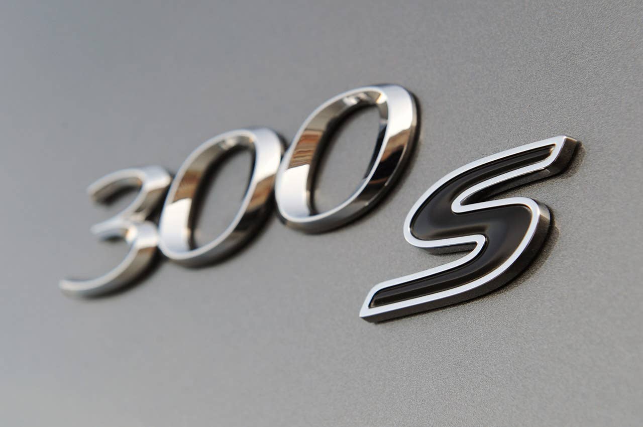 2012 Chrysler 300 S badge