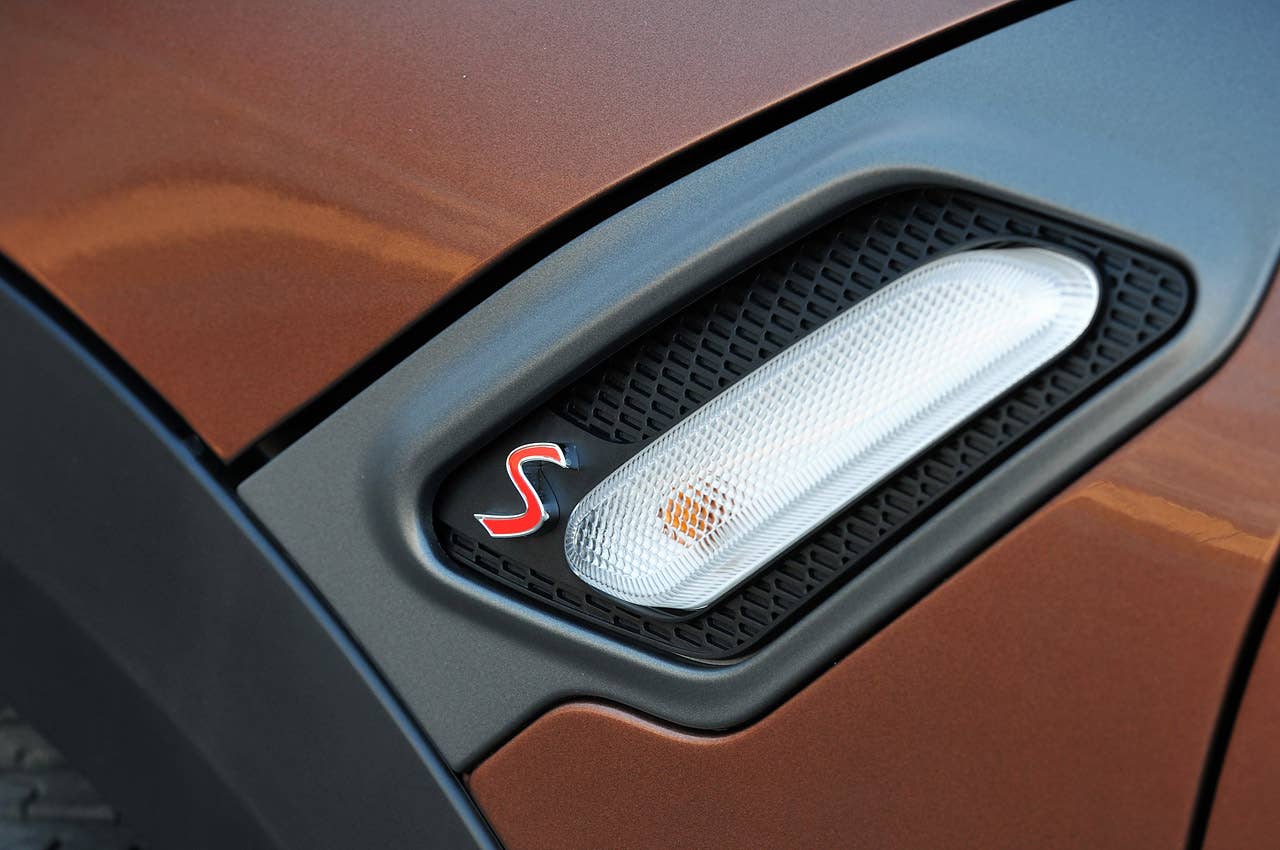 2014 Mini Cooper S Paceman side marker