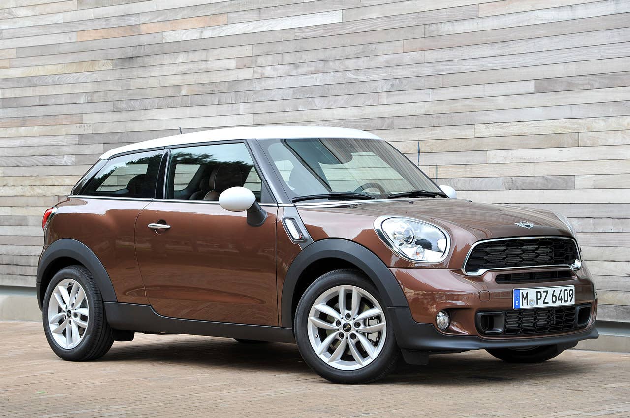 2014 Mini Cooper S Paceman front 3/4 view