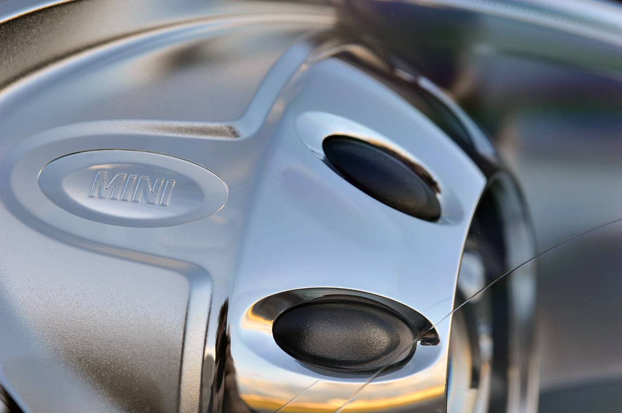 2014 Mini Cooper S Paceman headlight detail