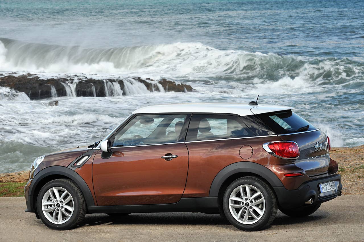 2014 Mini Cooper S Paceman rear 3/4 view