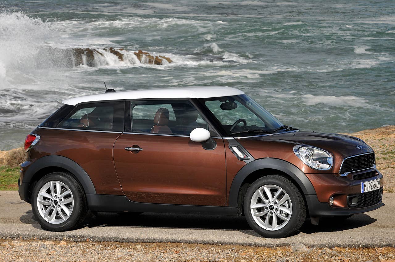 2014 Mini Cooper S Paceman front 3/4 view