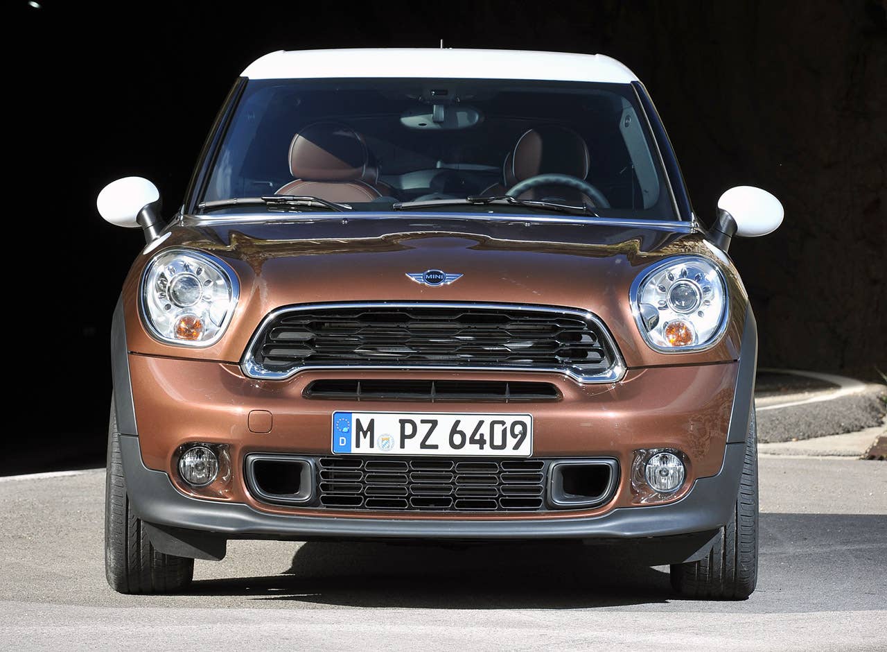 2014 Mini Cooper S Paceman front view