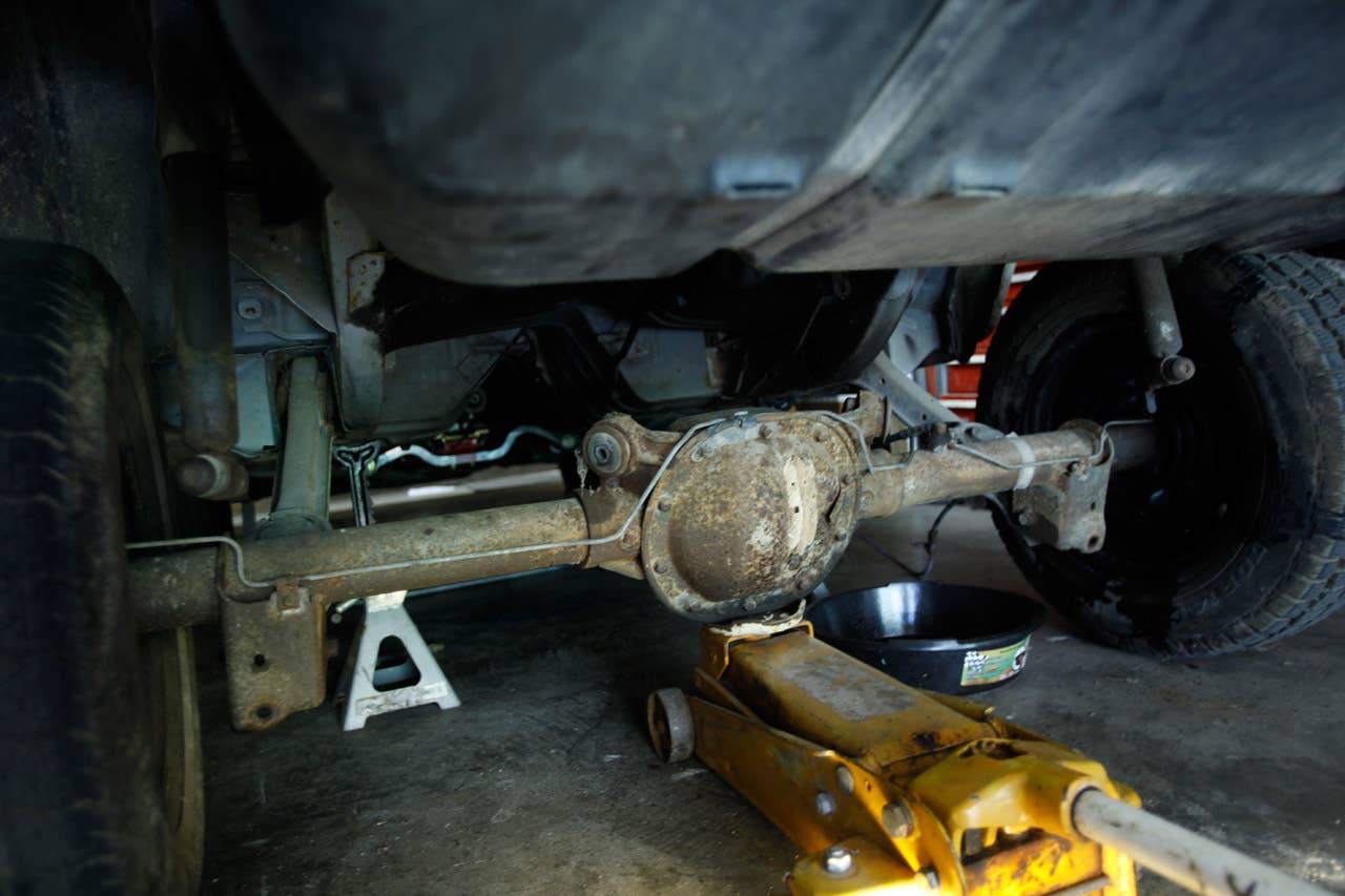 Removing Ford Mustang 7.8 Solid Axle
