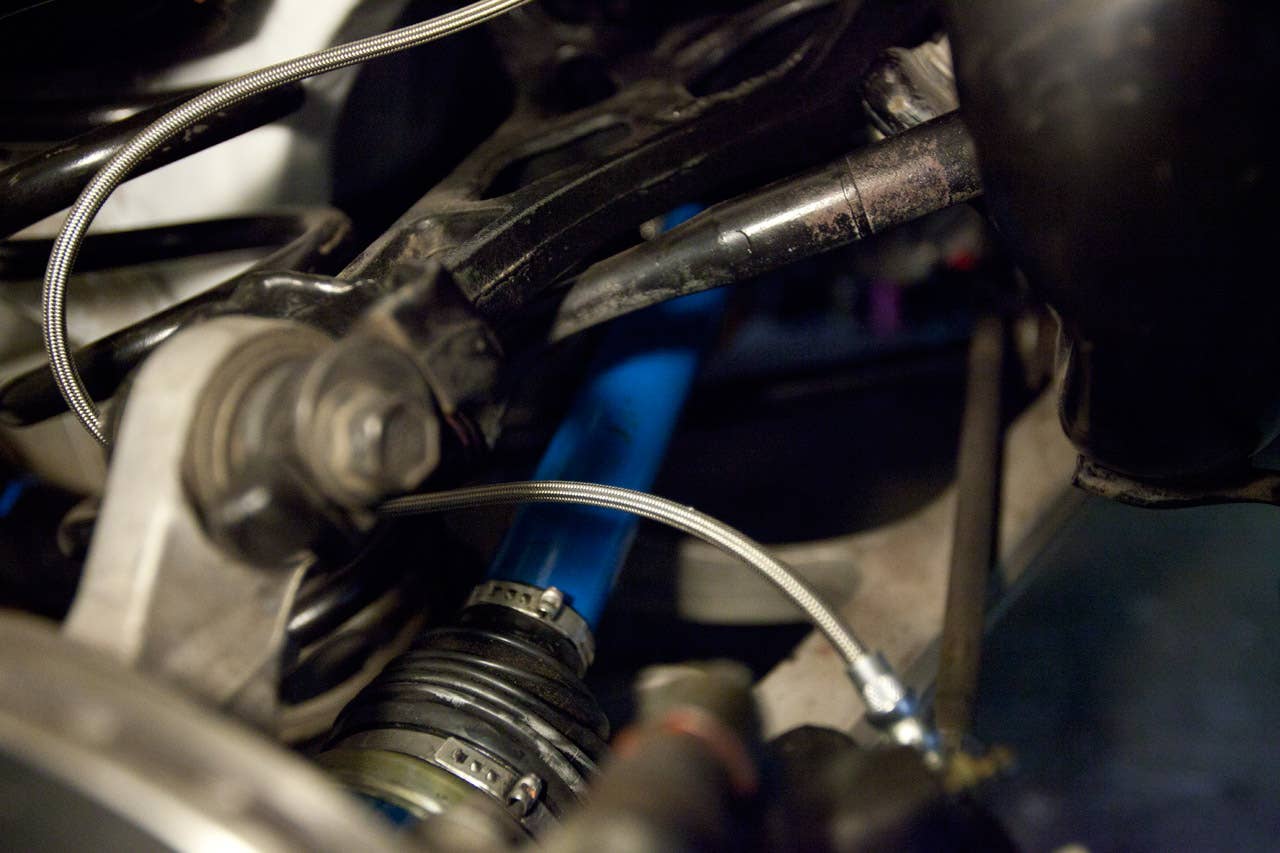 Rear braided stainless brake hoses