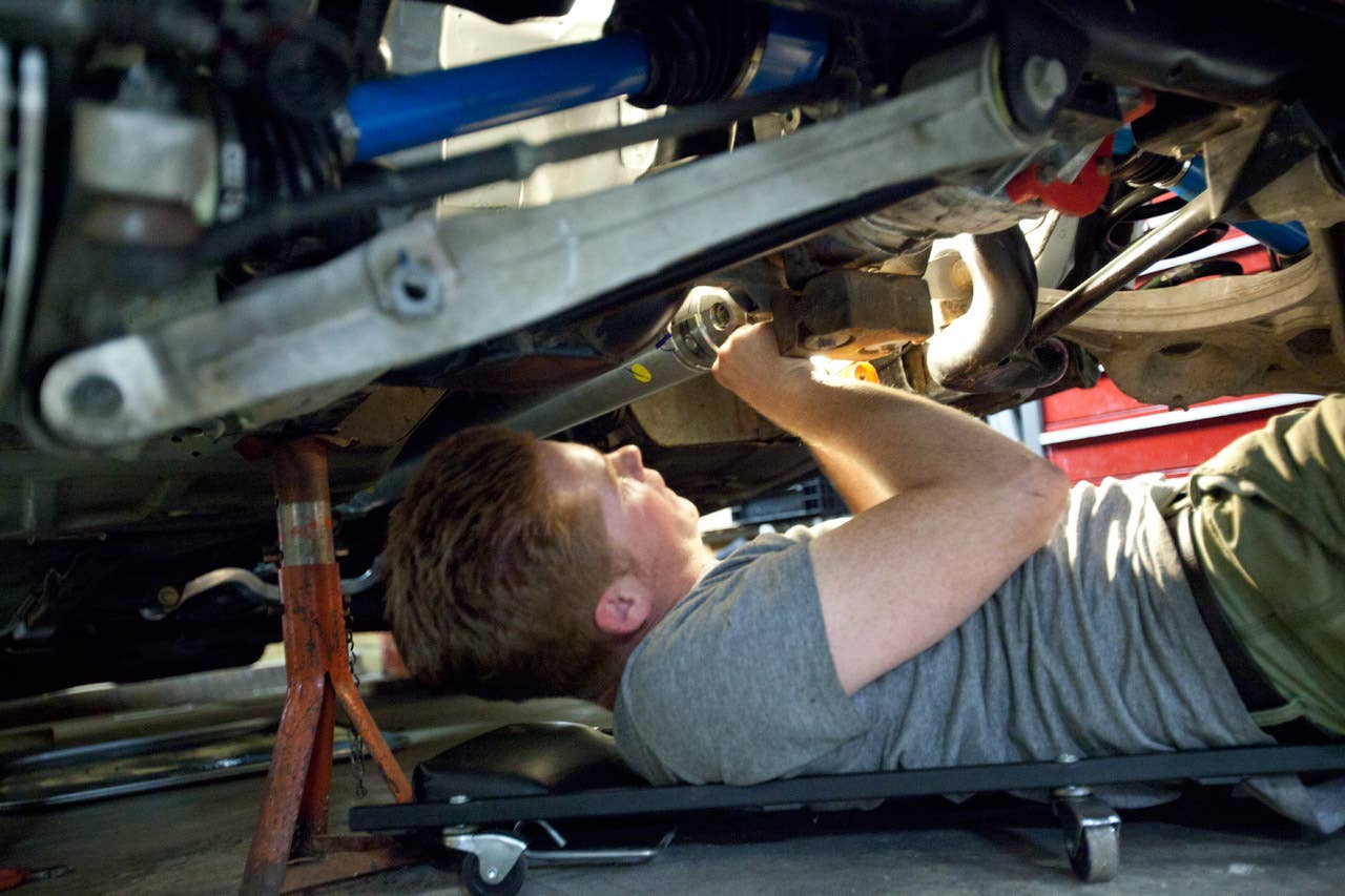 Installing the Ford Racing aluminum driveshaft
