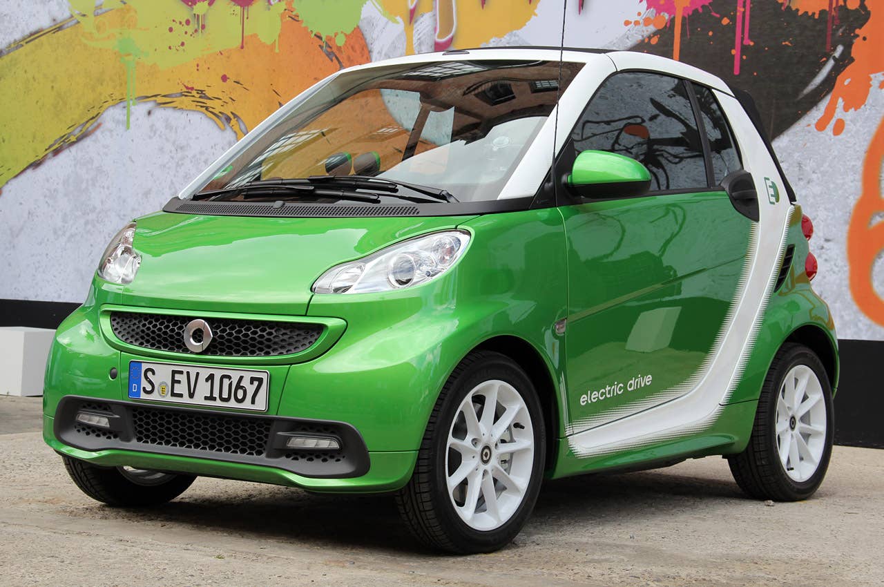 2013 Smart Fortwo Electric Drive front 3/4 view