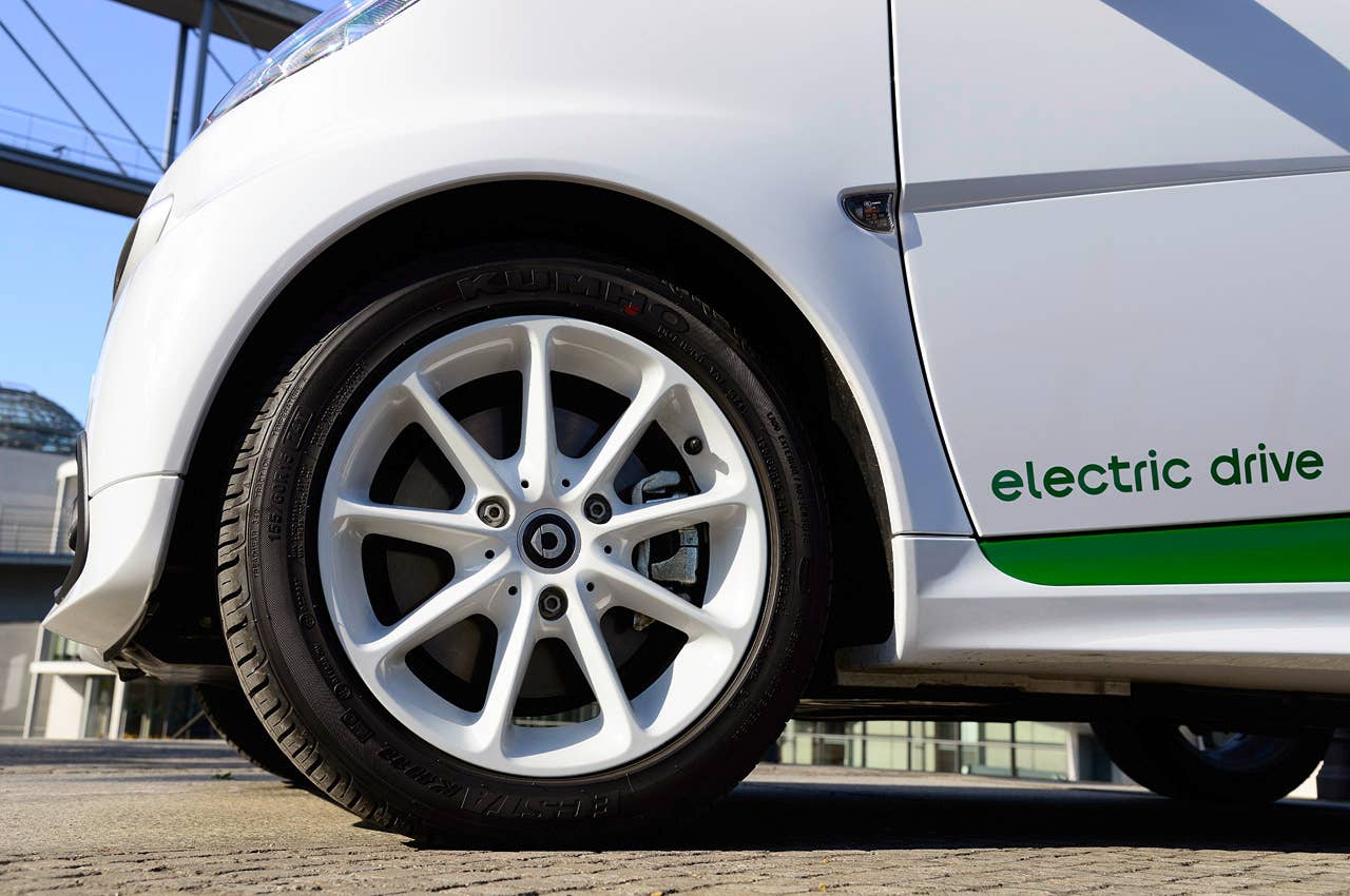 2013 Smart Fortwo Electric Drive wheel