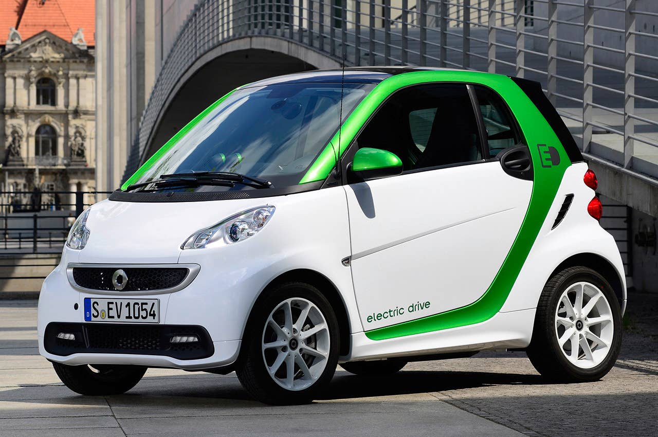 2013 Smart Fortwo Electric Drive front 3/4 view