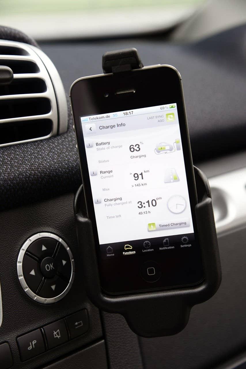 2013 Smart Fortwo Electric Drive iPhone app