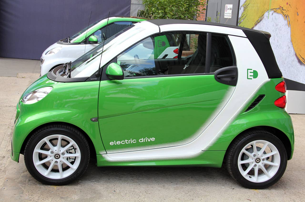 2013 Smart Fortwo Electric Drive side view