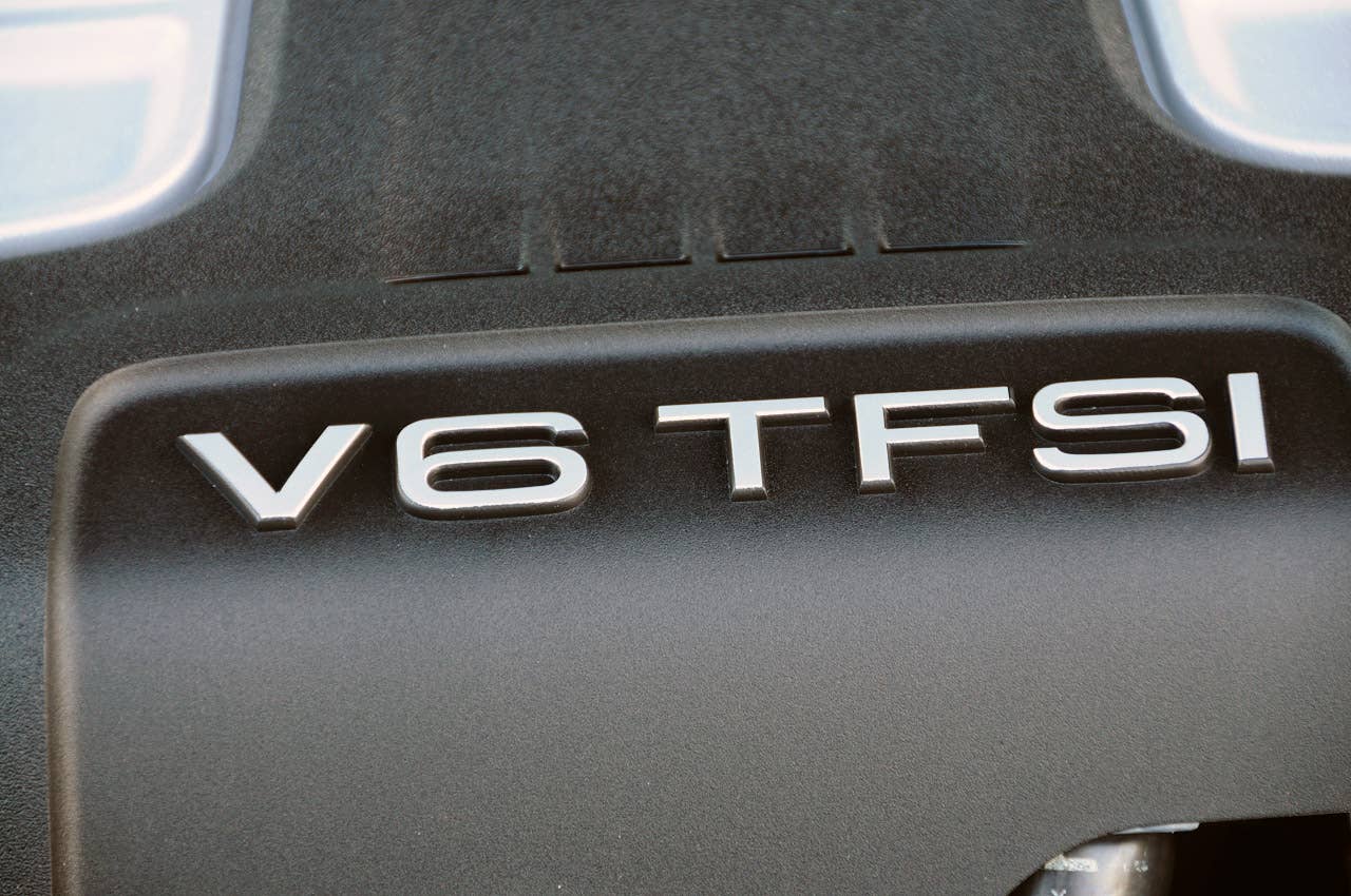 2012 Audi A7 engine detail