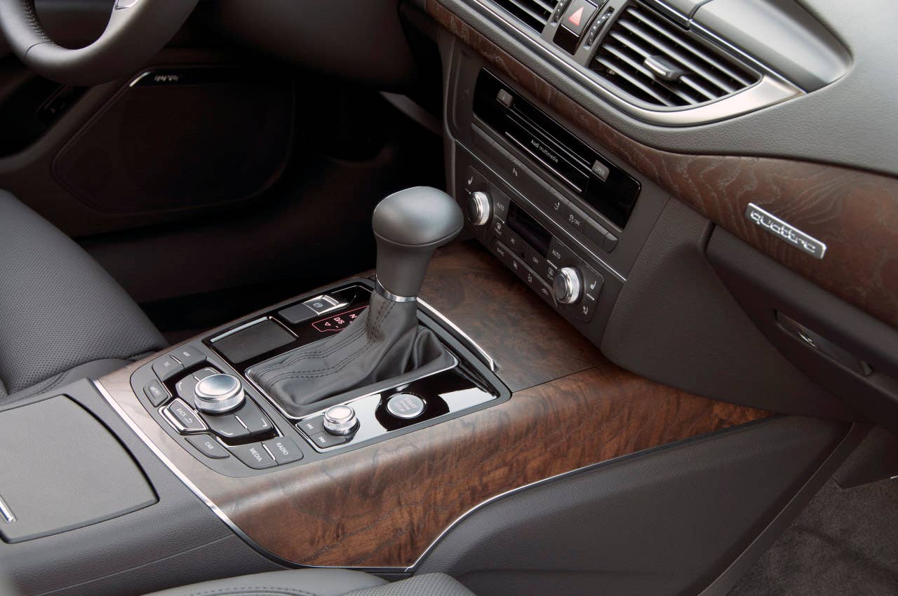 2012 Audi A7 center console