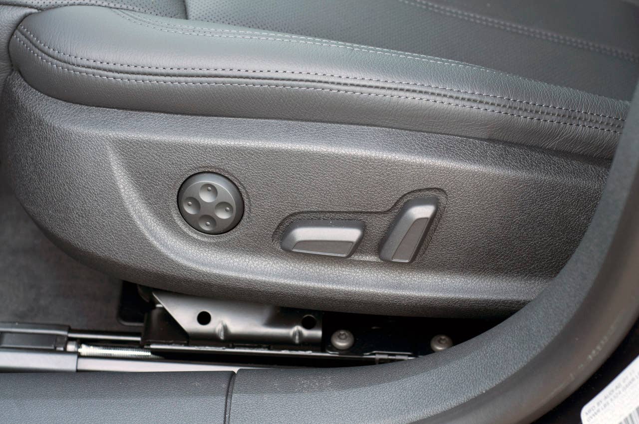 2012 Audi A7 seat controls