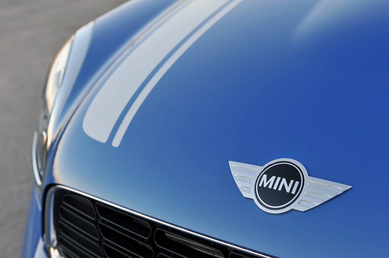 2011 Mini Countryman logo