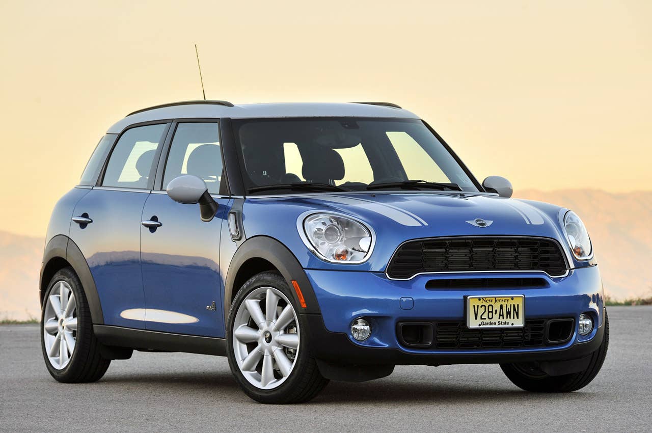 2011 Mini Countryman front 3/4 view