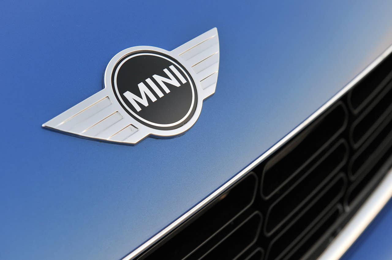2011 Mini Countryman logo