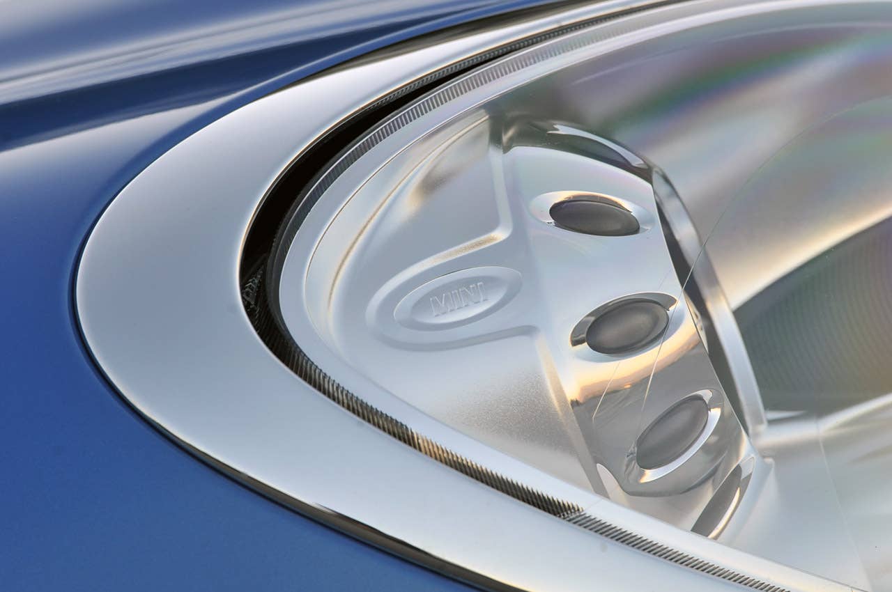 2011 Mini Countryman headlight details