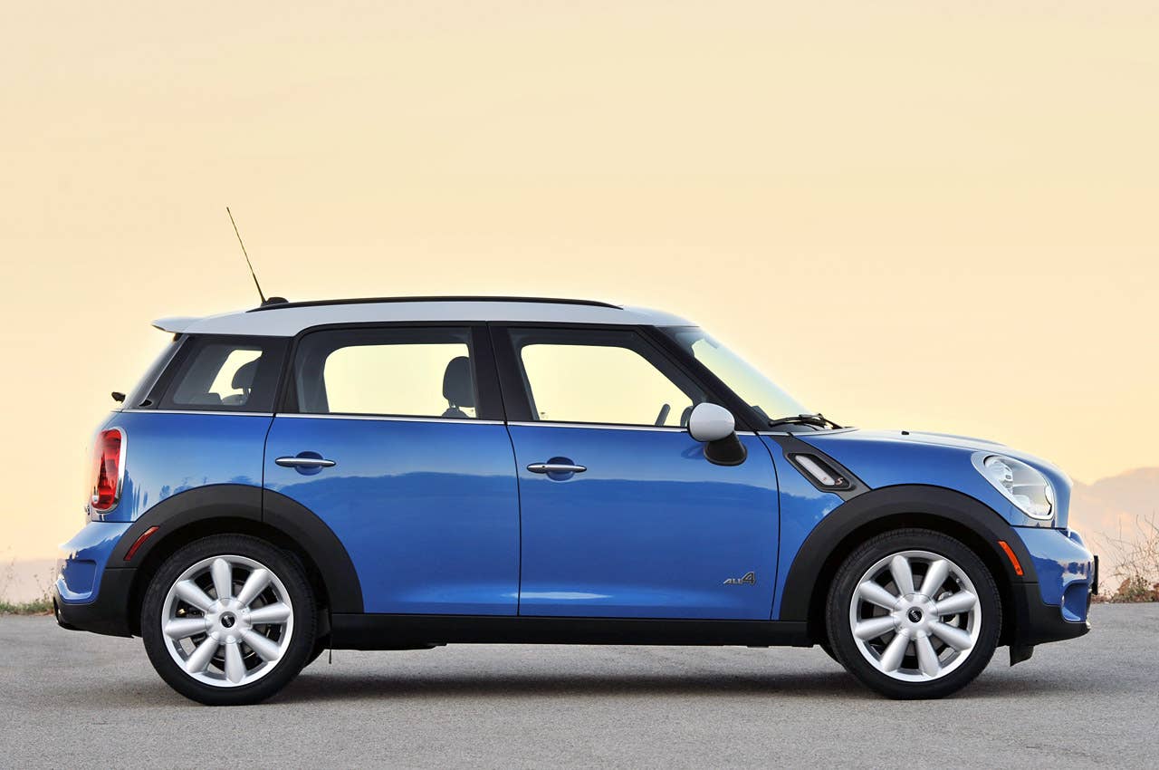 2011 Mini Countryman side view