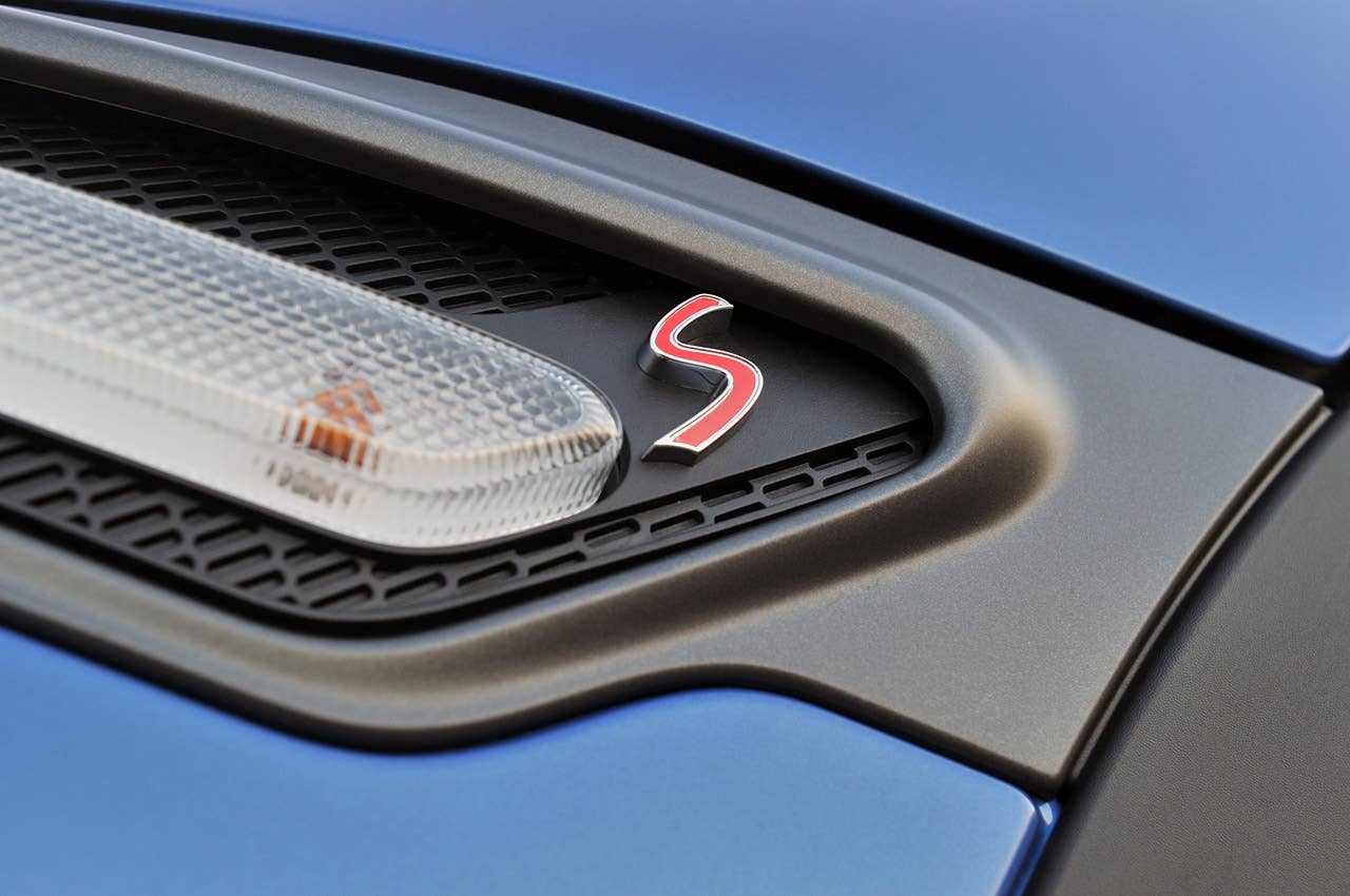 2011 Mini Countryman side marker