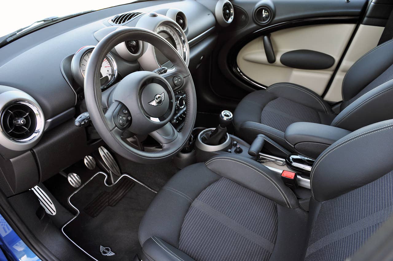 2011 Mini Countryman interior