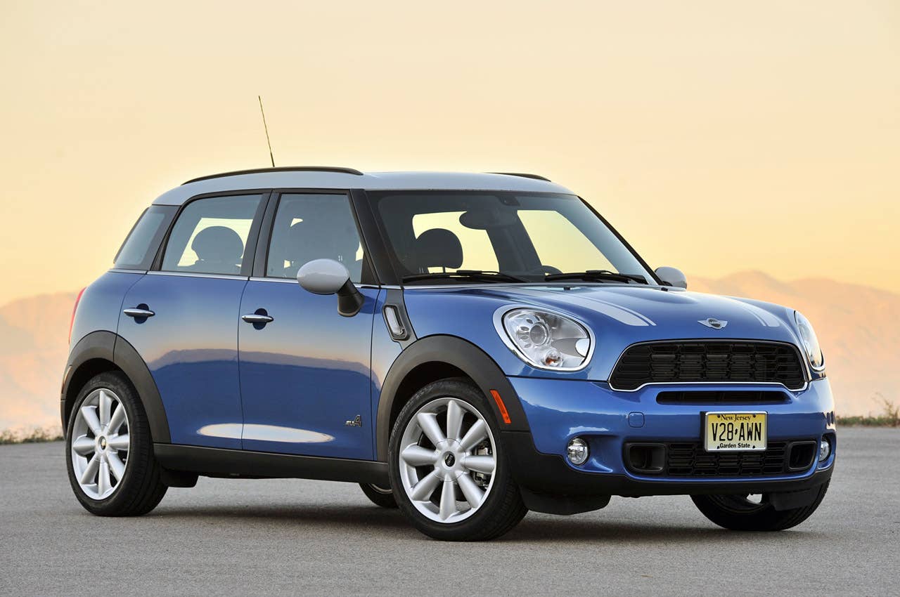 2011 Mini Countryman front 3/4 view