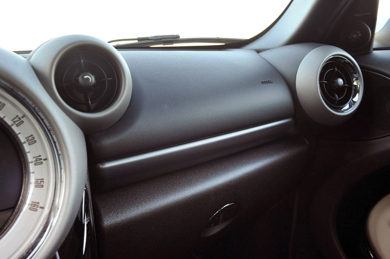 2011 Mini Countryman dash
