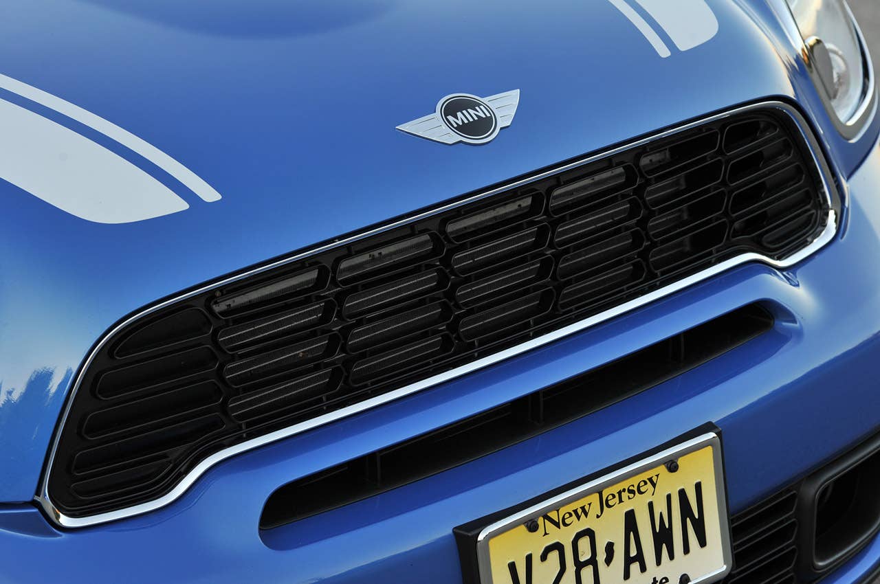 2011 Mini Countryman grille