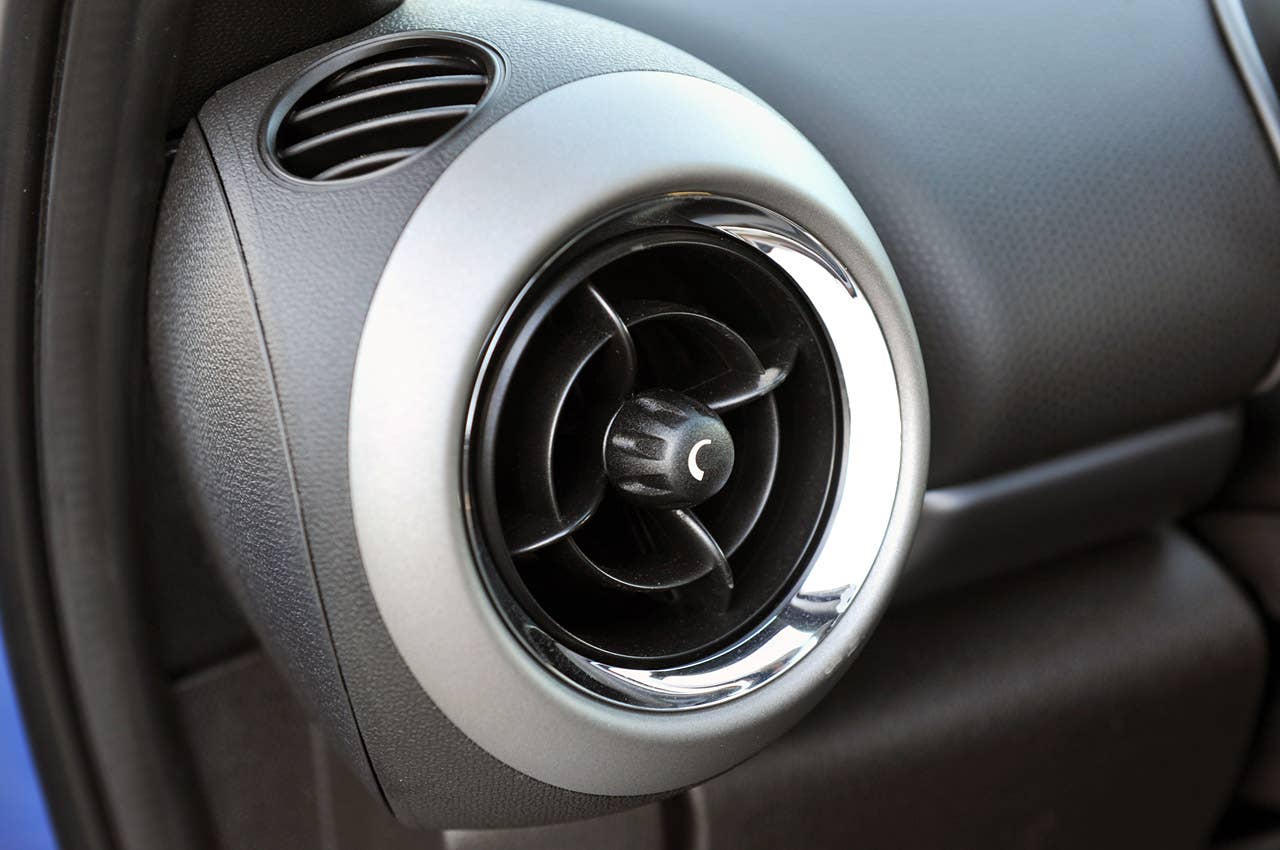 2011 Mini Countryman dash vent