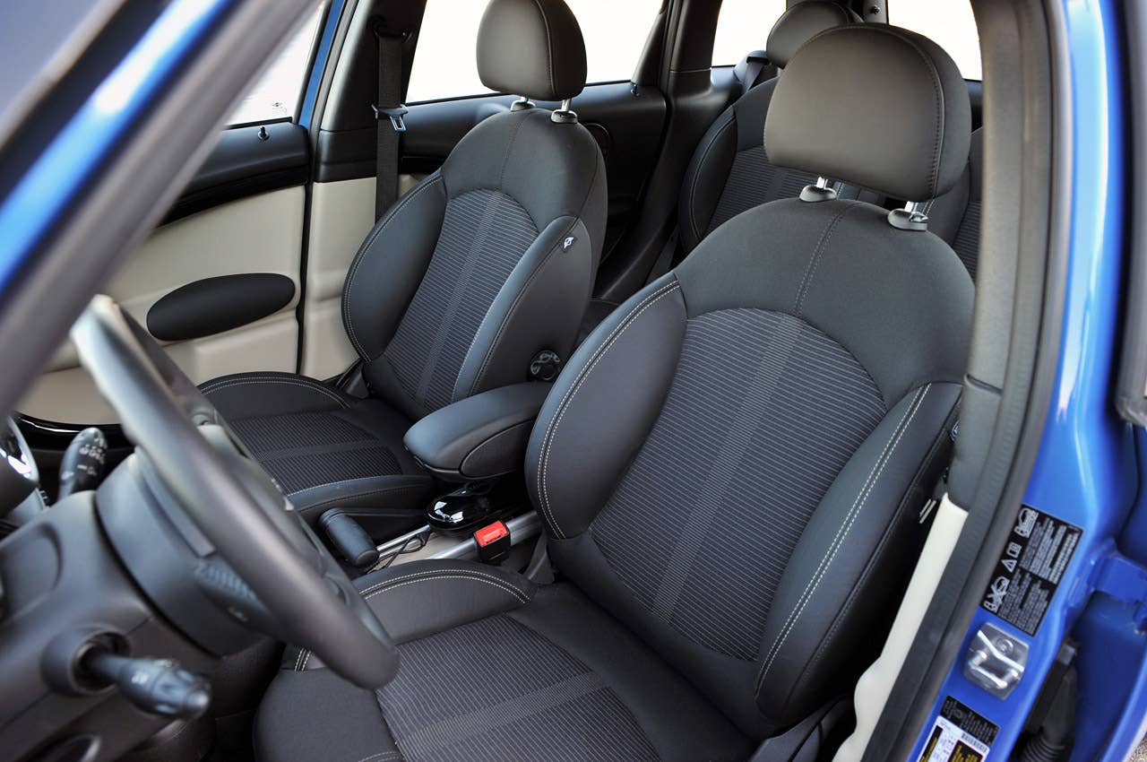2011 Mini Countryman front seats