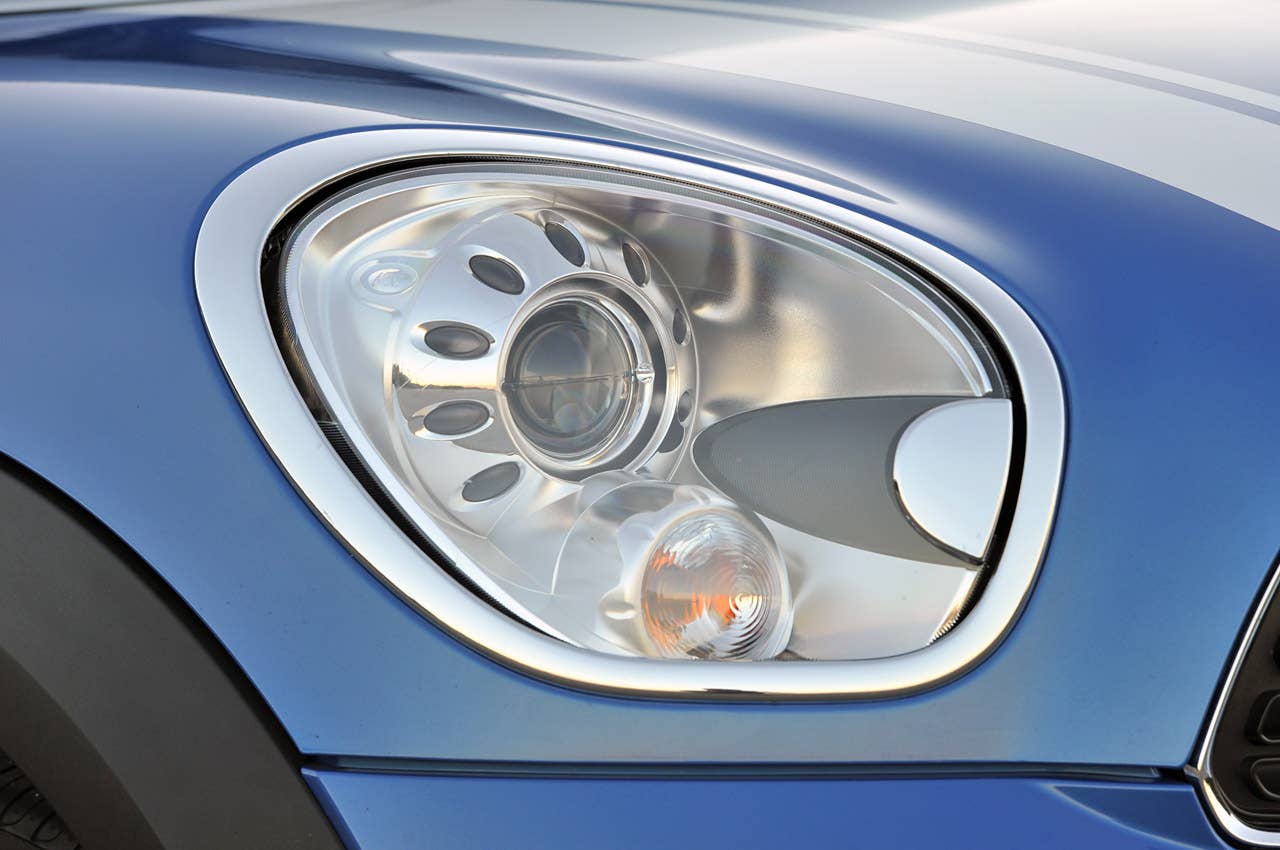 2011 Mini Countryman headlight
