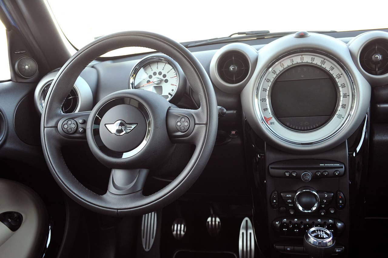 2011 Mini Countryman interior