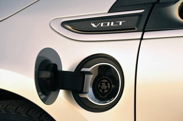 2013 Chevy Volt plug