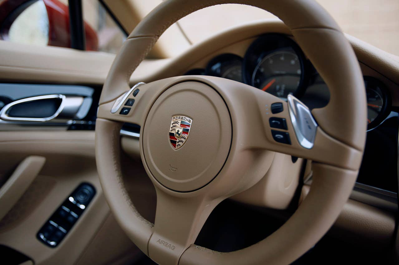 2011 Porsche Panamera V6 steering wheel