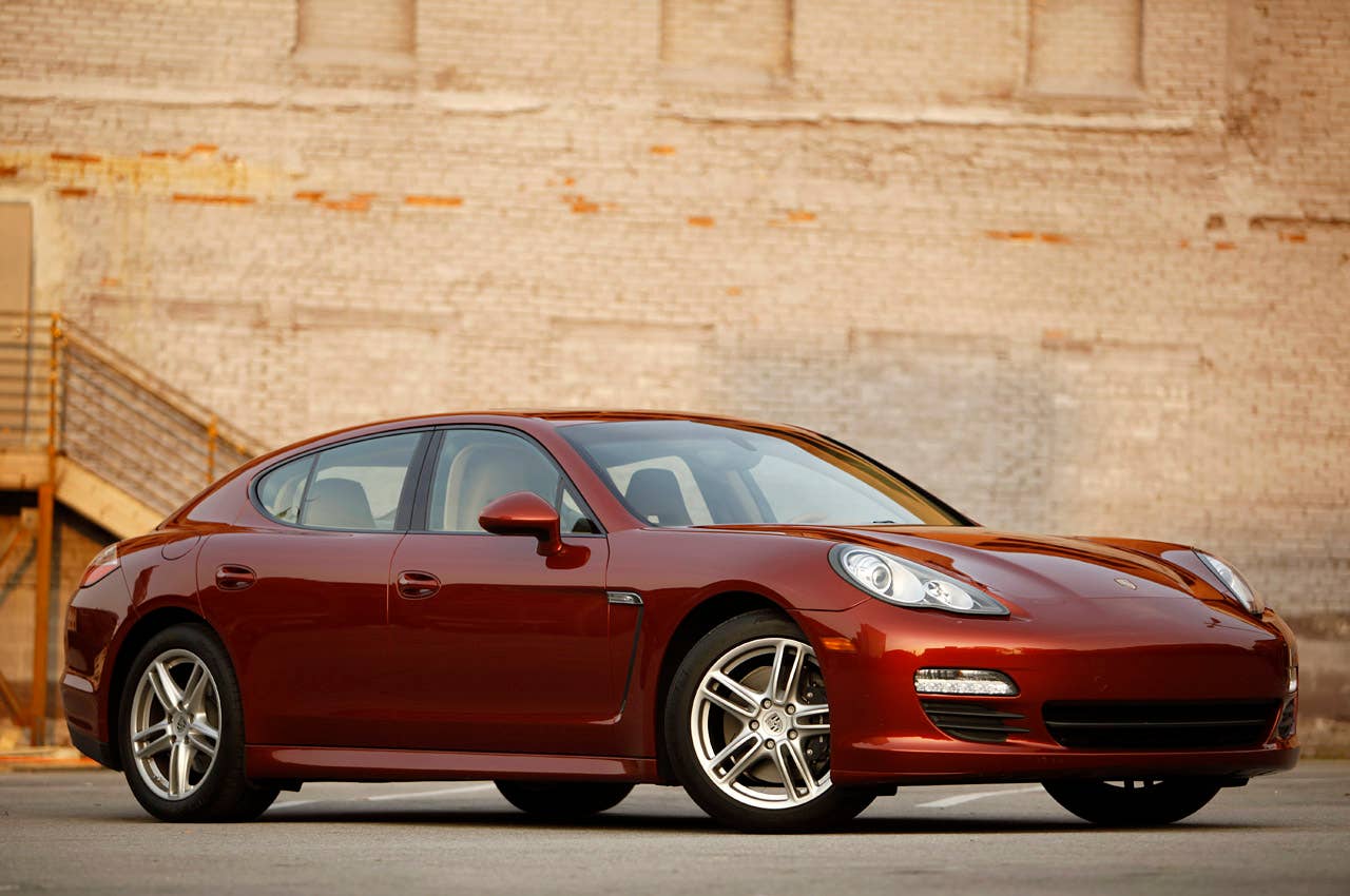 2011 Porsche Panamera V6 front 3/4 view