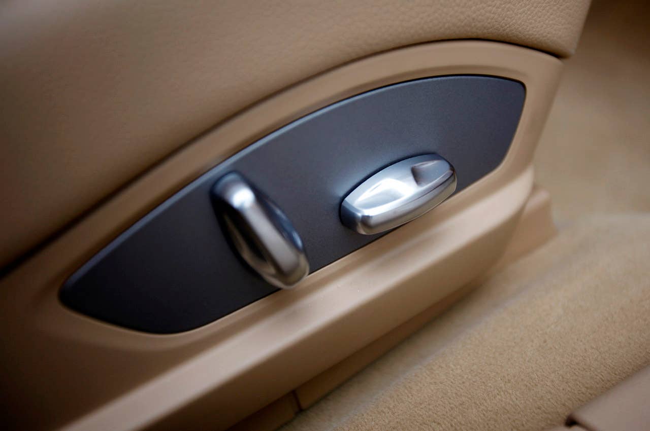 2011 Porsche Panamera V6 seat controls