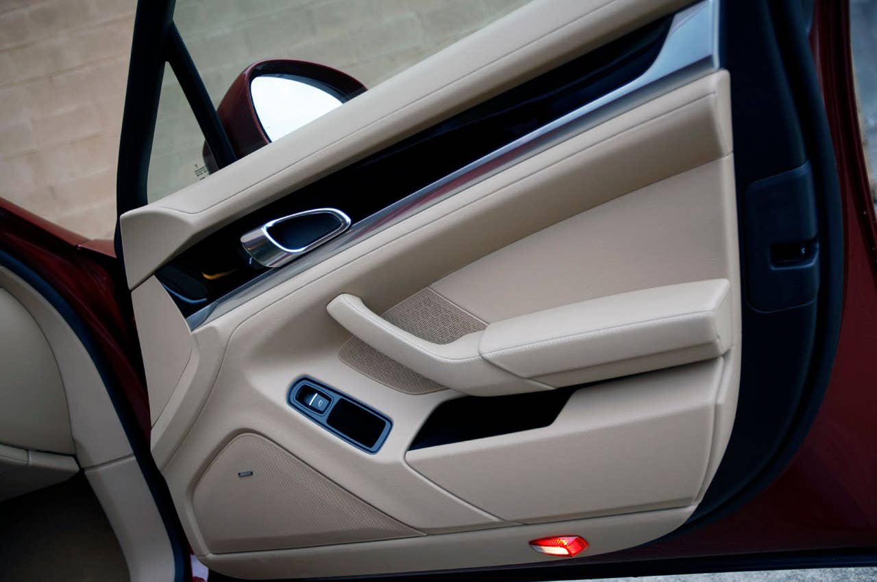 2011 Porsche Panamera V6 door