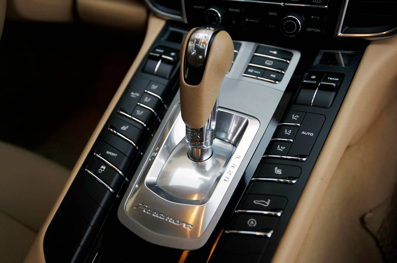 2011 Porsche Panamera V6 shifter