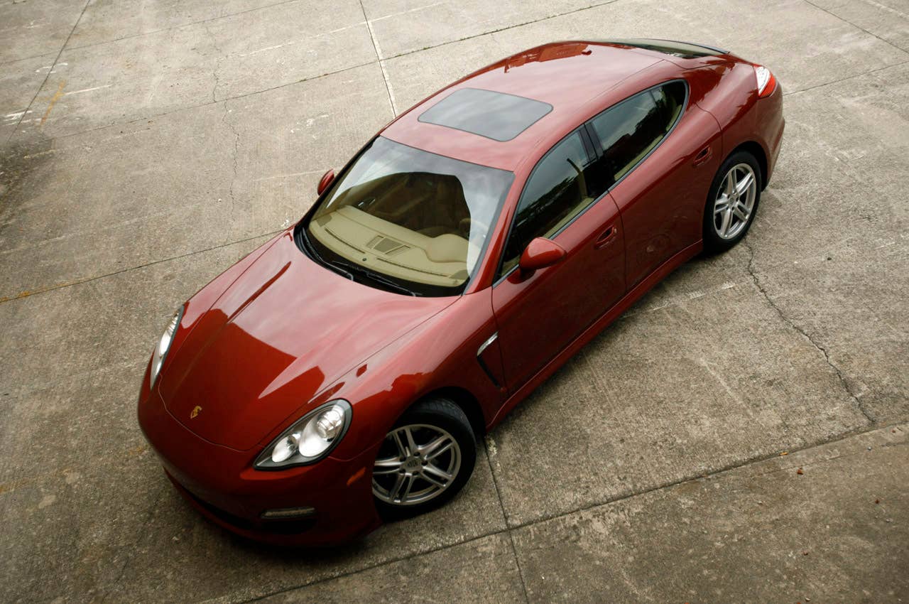 2011 Porsche Panamera V6 front 3/4 view