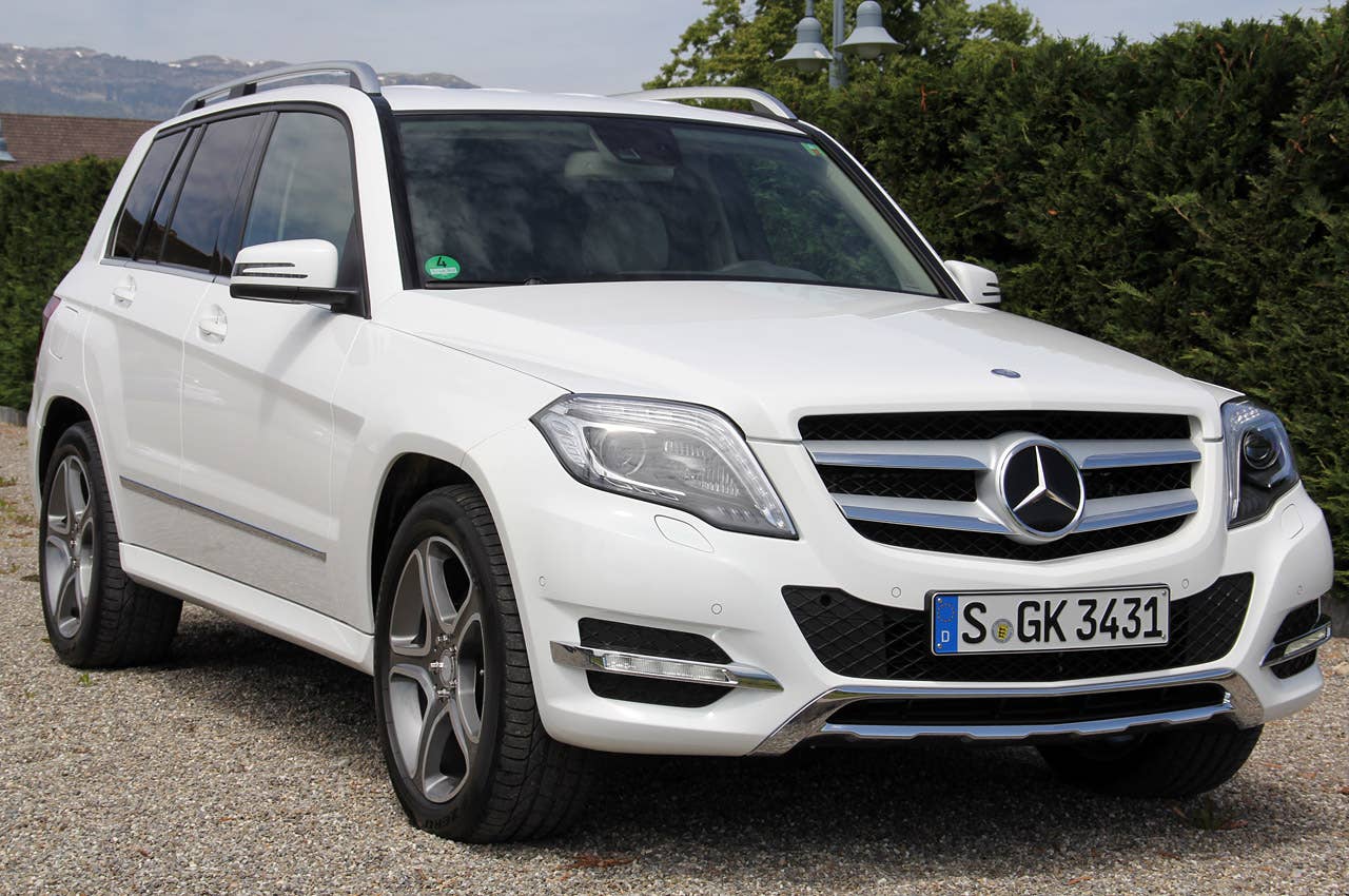 2013 Mercedes-Benz GLK front 3/4 view