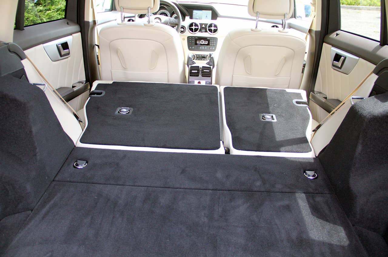 2013 Mercedes-Benz GLK rear cargo area
