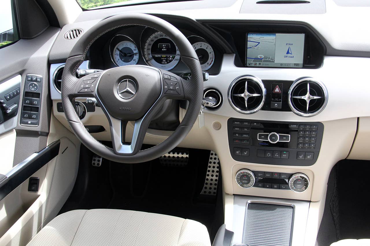 2013 Mercedes-Benz GLK interior